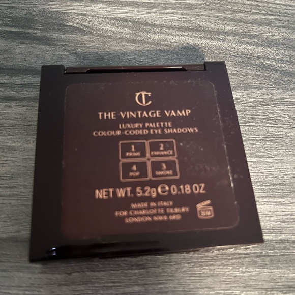 Charlotte Tilbury Vintage Vamp eyeshadow palette - Picture 2 of 5